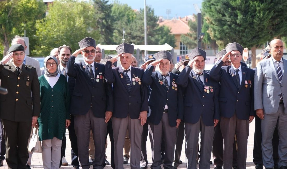 Kütahya’nın Tavşanlı ilçesinde, 19 Eylül Gaziler Günü münasebetiyle resmi bir