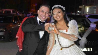 Taylandlı Apinya Bubpapaow, Denizlili Gökhan Ünmek ile dünya evine girdi.