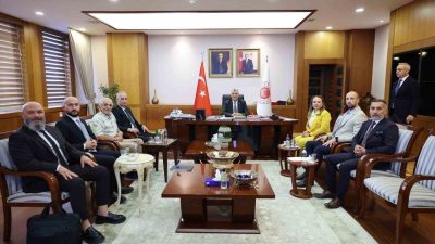 Sağlık Turizmi Konfederasyonu (SATKOF) heyeti, Ticaret Bakanı Ömer Bolat’ı makamında