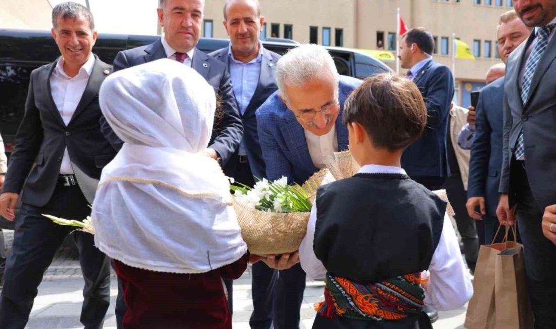 Ulaştırma ve Altyapı Bakanı Abdulkadir Uraloğlu, bir dizi ziyaret ve