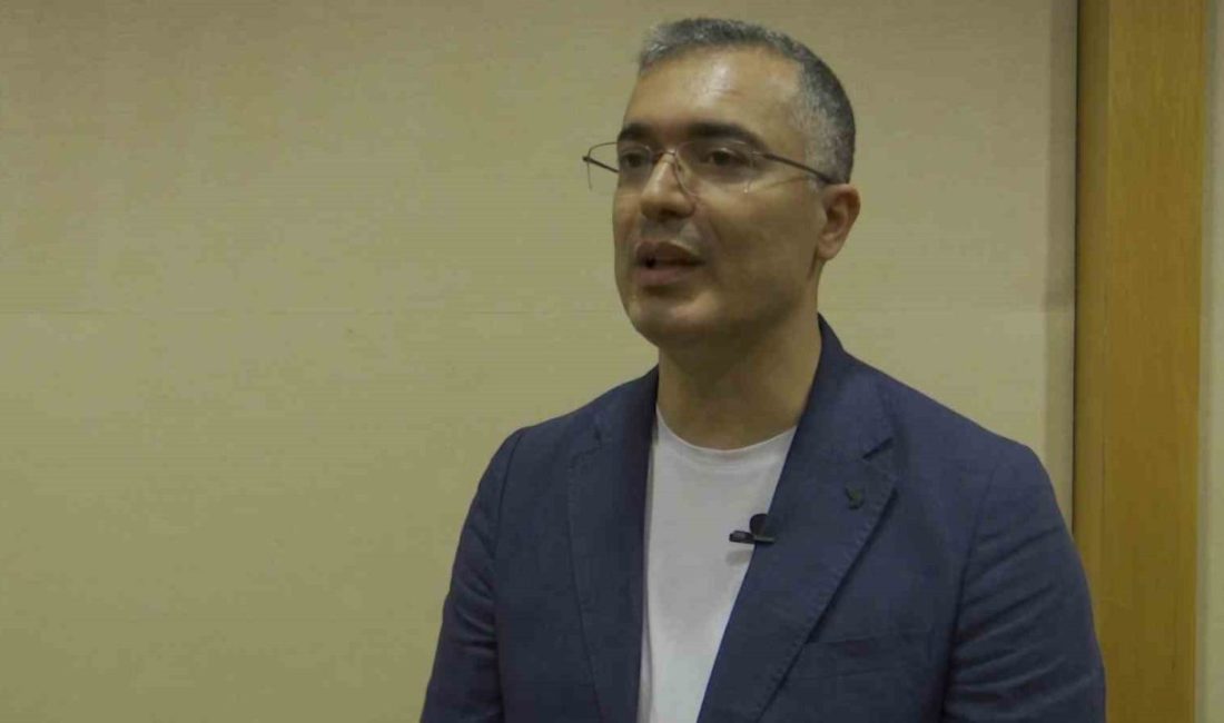 Doğumların sağlık merkezlerinde donanımlı ekiplerce yaptırılması gerektiğine dikkat çeken Yenidoğan