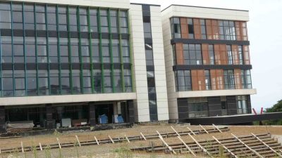 Karadeniz Teknik Üniversitesi (KTÜ) bünyesinde bulunan Diş Hekimliği Fakültesi, yaklaşık