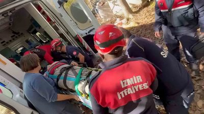 İzmir’in Ödemiş ilçesinde dengesini kaybederek yaklaşık 12 metre derinliğindeki kuyuya