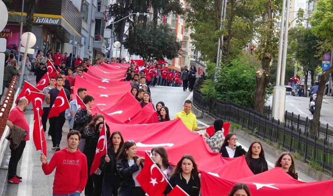 Samsun’da, 29 Ekim Cumhuriyet Bayramı etkinlikleri kapsamında 1919 metre uzunluğundaki