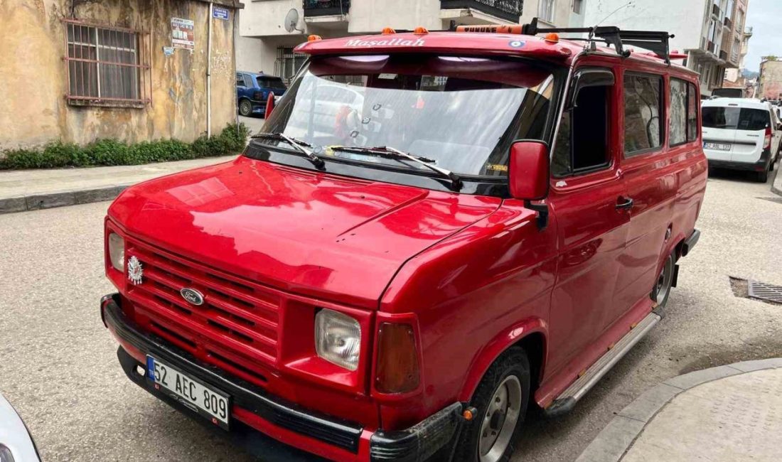 Ordu’nun Fatsa yaşayan Emrah Göl, 1979 model minibüsünü ‘Çiçek Abbas’