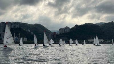 29 Ekim Cumhuriyet Bayramı etkinlikleri kapsamında düzenlenen Yelken Yarışları, Akyazı