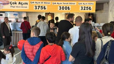 Bursa’da bir işletme, 29 Ekim Cumhuriyet Bayramı dolayısıyla gelirini Mehmetçik