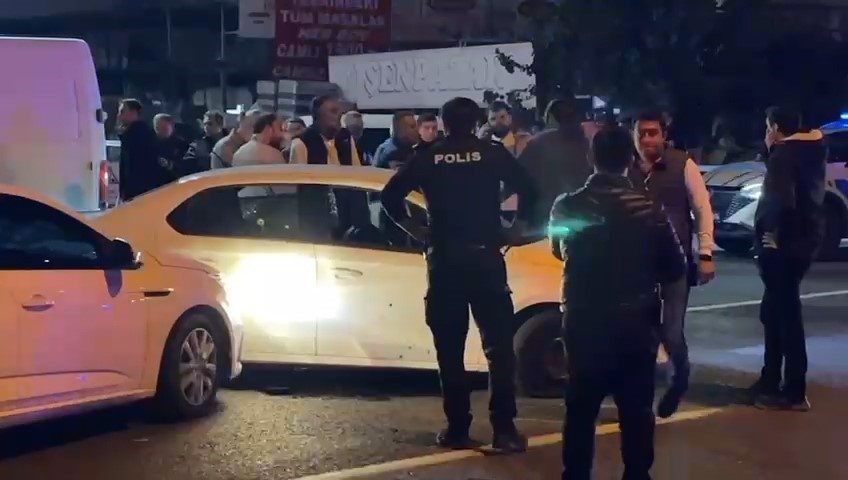 3 kişiyi öldüren, 2’si polis 7 kişiyi yaralayan katil zanlısının cezaevinden kaçtığı ortaya çıktı Balıkesir’in Edremit ilçesinde meydana gelen silahlı saldırı ve çatışmalarda 3