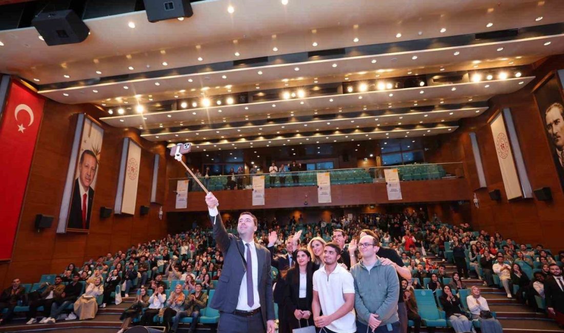 Gençlik ve Spor Bakanlığı tarafından düzenlenen “30 Altı Gençlik Zirvesi”,