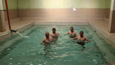 Erzurum’un Olur ilçesine bağlı Ilıkaynak Mahallesi’nde bulunan kaplıca, hem sıcaklığı