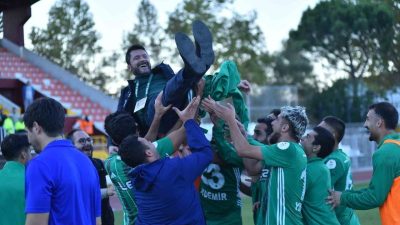 Nesine 3. Lig 1. Grup’ta mücadele eden Kafkasspor, 3 kırmızı