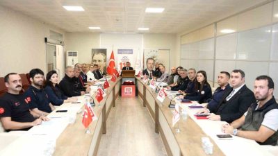 DÜZCE (İHA) – 112 Acil Çağrı Merkezi Müdürlüğü Toplantı Salonu’nda