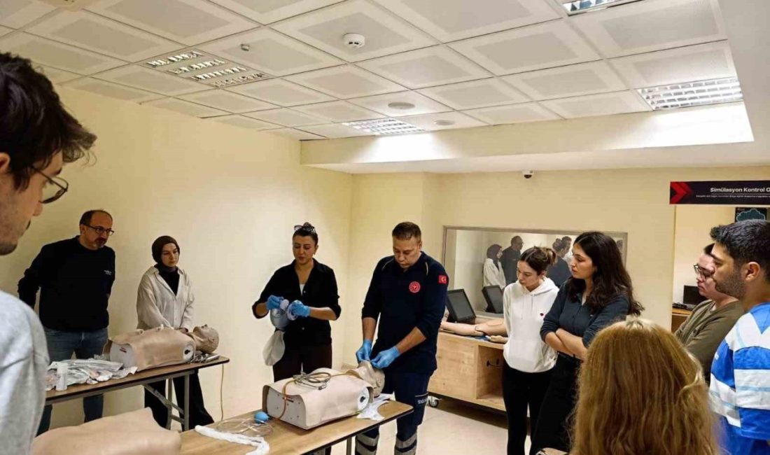 Eskişehir İl Sağlık Müdürlüğü tarafından ’Acil Oryantasyon Sempozyumu’ başlıklı eğitimin