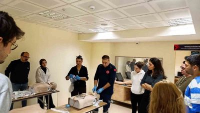 Eskişehir İl Sağlık Müdürlüğü tarafından ’Acil Oryantasyon Sempozyumu’ başlıklı eğitimin