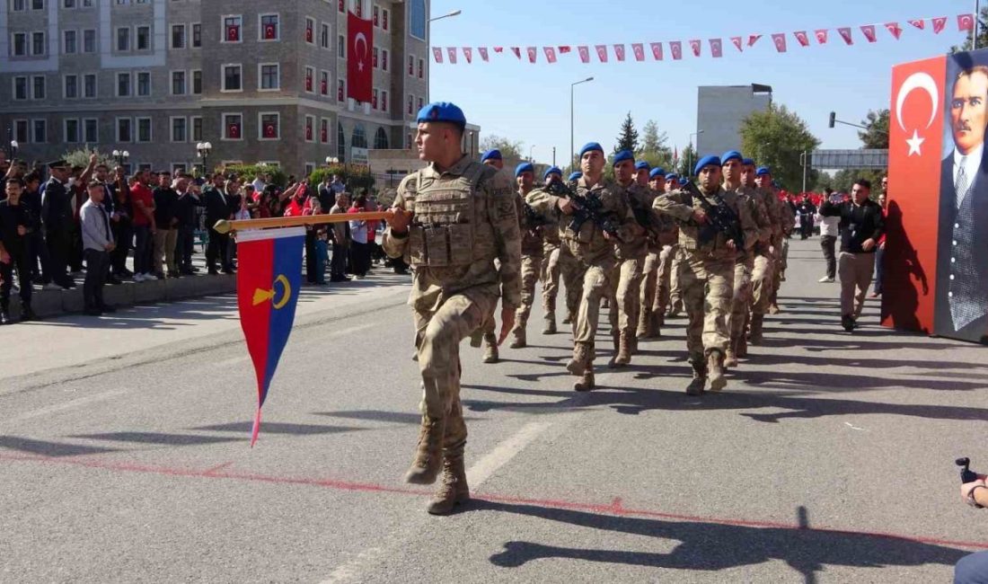 Adıyaman’da, Türkiye Cumhuriyeti’nin kuruluşunun 102. yıl dönümü çeşitli etkinlikler kutlandı.