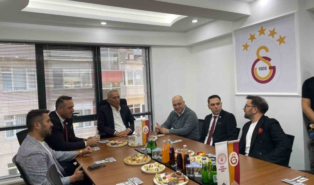 Adnan Polat, 1905 Kütahya Galatasaraylılar Derneği’nin açılışına katıldı Galatasaray Spor Kulübü’nün eski başkanı Adnan Polat, 1905 Kütahya Galatasaraylılar