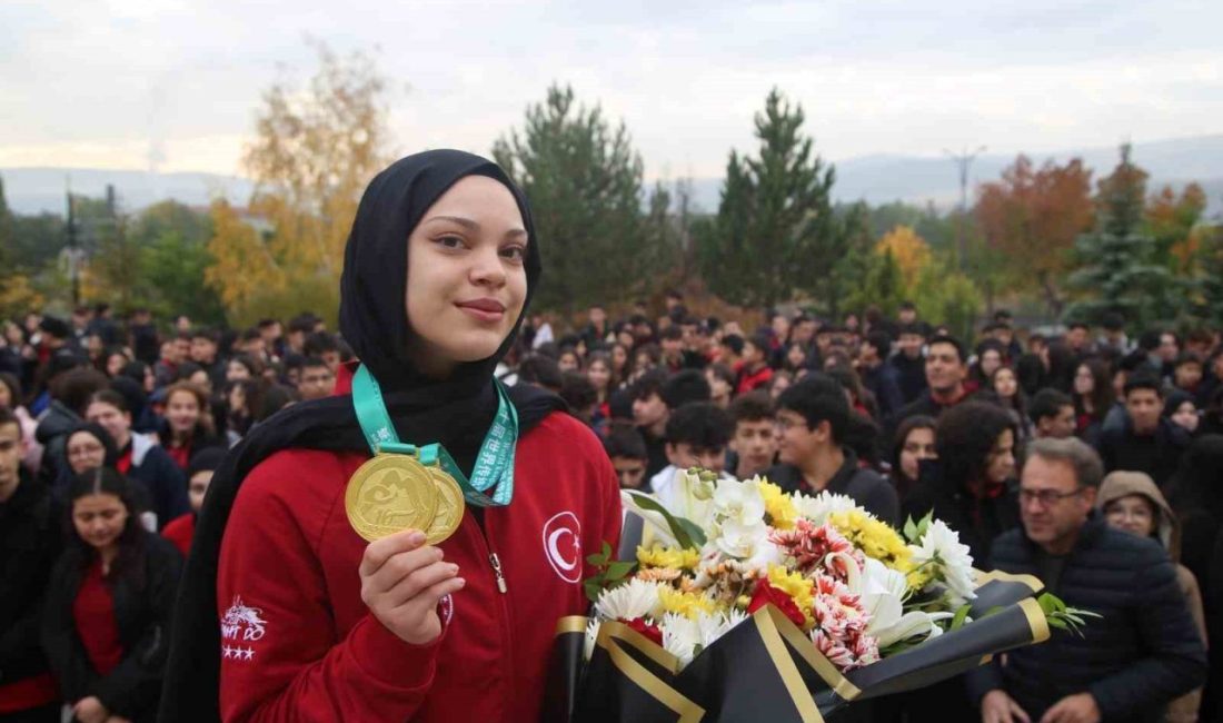 Sivaslı milli sporcu Afra Kılınç, Wushu Kung Fu Dünya Şampiyonası’nda