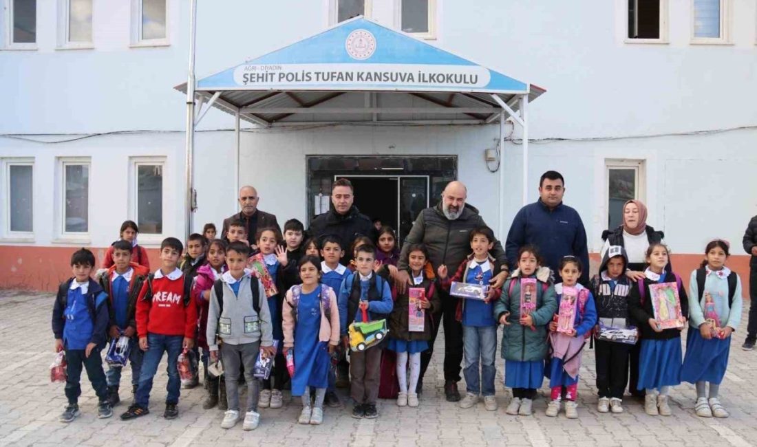 Ağrı İl Emniyet Müdürü Göksel Önder, Diyadin ilçesinde meslektaşı ve