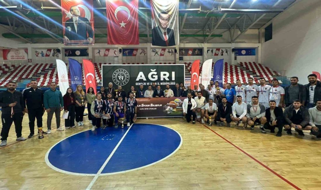 Ağrı’da Kamu Spor Oyunları Finalleri ve “İpucu” tiyatro oyunu ilgi gördü Ağrı’da Gençlik ve Spor İl Müdürlüğü tarafından “Gelin Sporda Buluşalım”