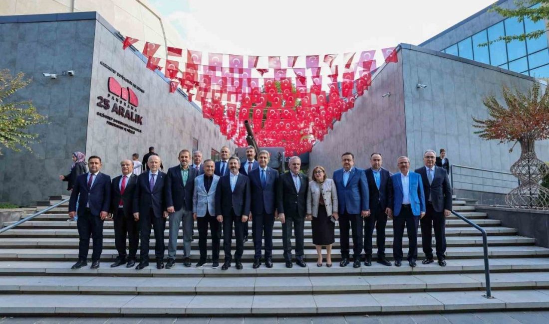 AK Parti Genel Başkan Yardımcısı Demir: “25 Aralık Panorama Müzesi, tarihi canlandıran kıymetli bir eser” AK Parti Genel Başkan Yardımcısı ve Yerel Yönetimler Başkanı Mustafa