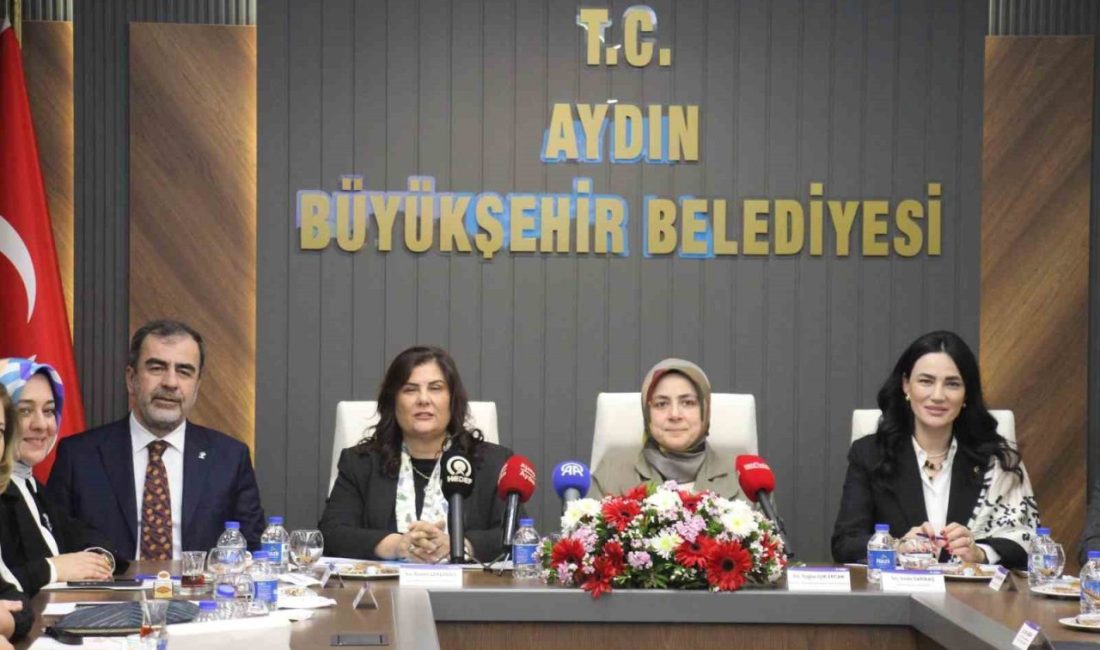 Aydın’da düzenlenen Kadın Teşkilatları Toplantısı’nda AK Parti Kadın Kolları Genel