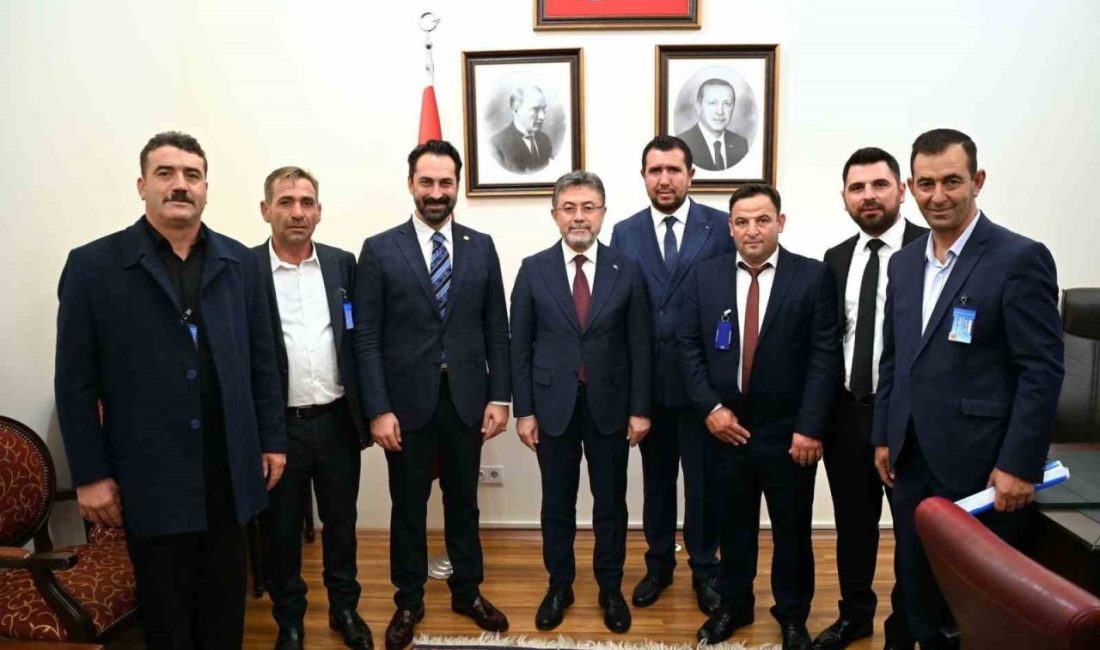 AK Parti MKYK Üyesi ve Manisa Milletvekili Ahmet Mücahit Arınç,