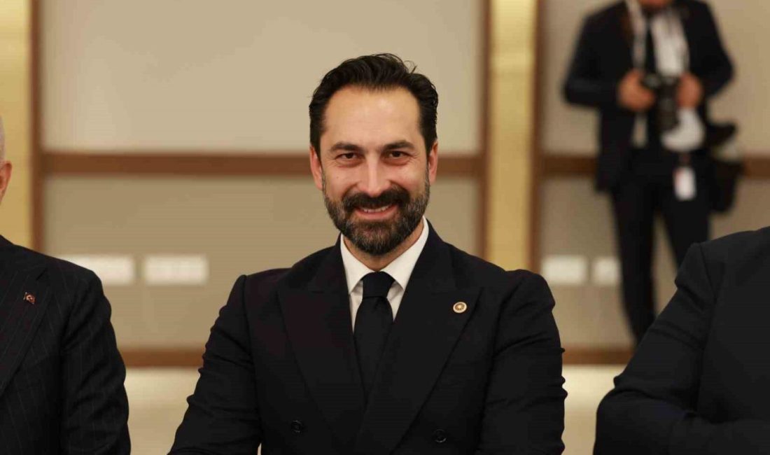 AK Parti’li Arınç: “Yeni yasama yılı birlik ve reform dönemi olacak” AK Parti MKYK Üyesi ve Manisa Milletvekili Ahmet Mücahit Arınç,