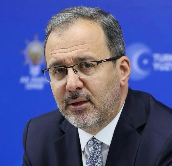 Önceki dönem Gençlik ve Spor Bakanı, AK Parti İzmir Milletvekili