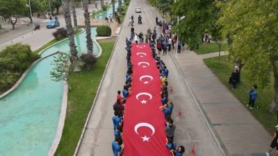 Akdeniz Üniversitesi öğrencileri ve personeli, Cumhuriyetin ilanının 102. yıl dönümü
