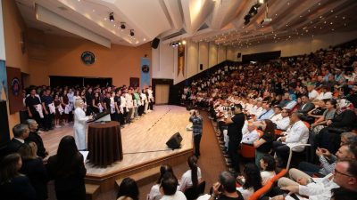 Akdeniz Üniversitesi Tıp Fakültesi’nde geleneksel “Beyaz Önlük Giyme Töreni” büyük