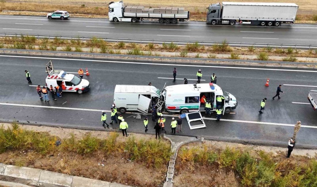 Aksaray’da 2 askerin şehit olduğu, 2 kişinin hayatını kaybettiği kazada sürücü tutuklandı Aksaray’da minibüsün jandarma minibüsüne arkadan çarpması sonucu meydana gelen ve