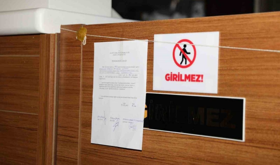 Alanya Belediyesi’nden AVM’de denetleme Alanya Belediyesi Zabıta Müdürlüğü ekipleri AVM’de denetleme yaptı. Tarihi geçmiş