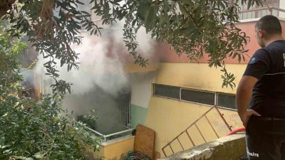 Antalya’nın Alanya ilçesinde 4 katlı binanın birinci katında çıkan yangın