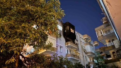Antalya’nın Alanya ilçesinde bir apartman dairesinde çıkan yangında 72 yaşındaki
