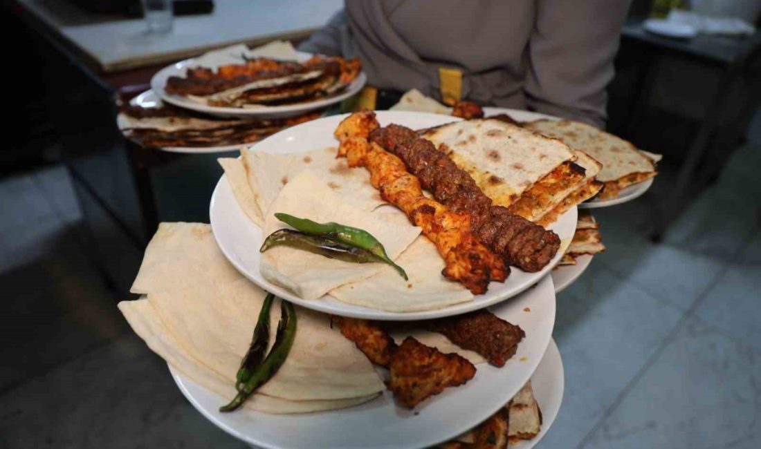 Alanya’da bir lahmacun ve pide için 3 kişi bin 600