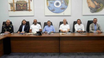 Alanya Belediyesi, kentin en işlek noktalarından biri olan Atatürk Caddesi’ni