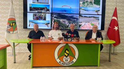 Corendon Alanyaspor yönetimi yamaç paraşütü ile ilgili sosyal medya da