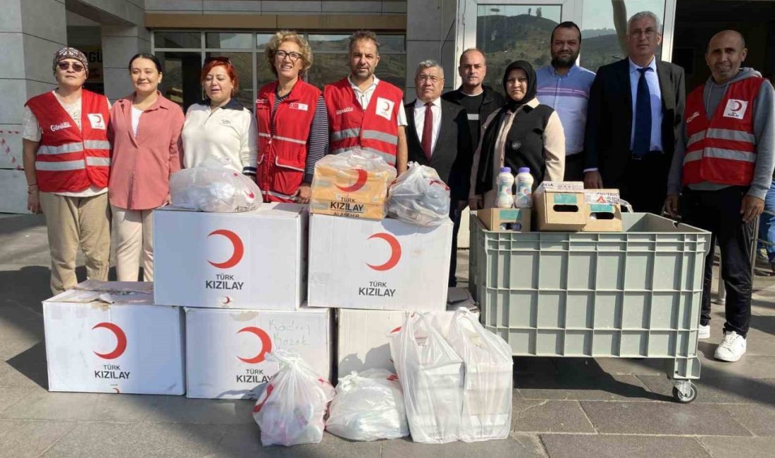 Alaşehir Kızılay’dan Devlet Hastanesi Sosyal Marketine 600 kalem yardım Türk Kızılay Alaşehir Şubesi tarafından Alaşehir Devlet Hastanesi Sosyal Marketine