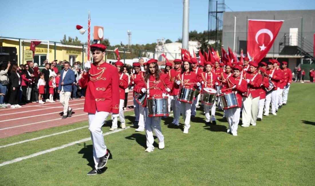 Cumhuriyet’in 102. yılı, İzmir’in Aliağa ilçesinde coşkuyla kutlandı. Dün Cumhuriyet