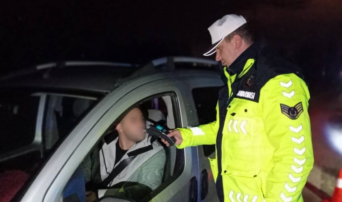 Yozgat’ın Akdağmadeni ilçesinde alkollü ve sürücü belgesi bulunmayan sürücüye cezai