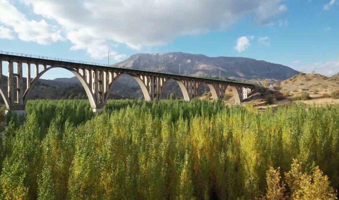 Adıyaman’ın Gölbaşı ilçesindeki Alman köprüsü, sonbahar renkleriyle ayrı bir güzelliğe