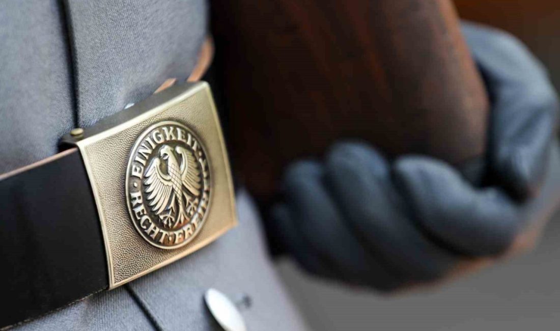 Almanya Savunma Bakanlığı, silahlı kuvvetlerin artması beklenen personel sayısı ve