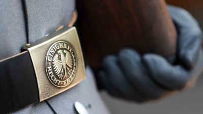 Almanya Savunma Bakanlığı, silahlı kuvvetlerin artması beklenen personel sayısı ve