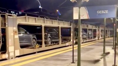 Türkiye’de üretilen Togg otomobilleri, Almanya’daki sahiplerine teslim edilmek üzere Gebze’den