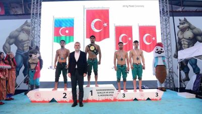 İlk kez düzenlenen Dünya Karakucak Güreş Şampiyonası büyük bir coşkuyla
