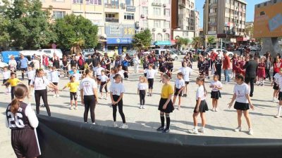 Burhaniye’de İlçe Gençlik ve Spor Müdürlüğü öncülüğünde düzenlenen Amatör Spor