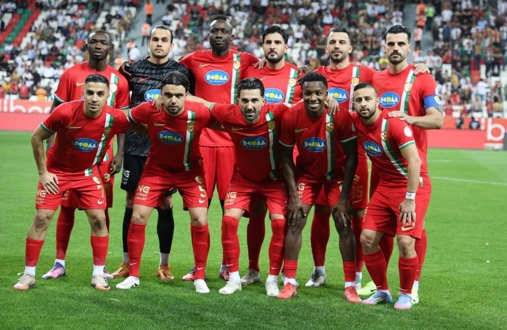 Profesyonel Futbol Disiplin Kurulu (PFDK), birtakım Amed Sportif Faaliyetler taraftarının,