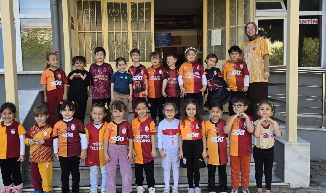 Ana sınıfında “Forma Günü” etkinliği Sinop’un Türkeli ilçesindeki Atatürk İlkokulu Ana Sınıfında miniklerin kendi isteğiyle
