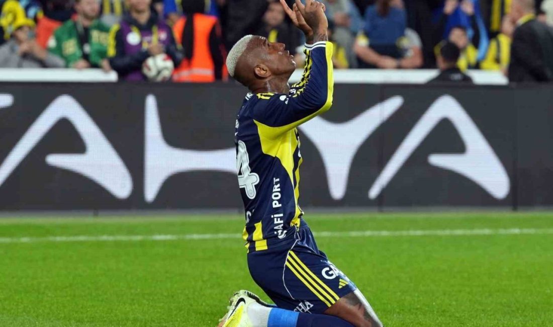 Anderson Talisca, ligdeki 3. golünü attı Fenerbahçe’nin Brezilyalı forveti Anderson Talisca, Fatih Karagümrük filelerini havalandırarak, ligdeki