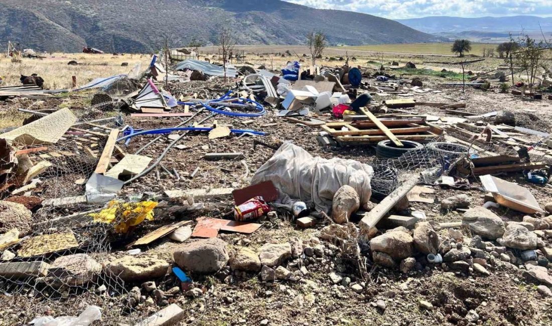 Ankara’nın Ayaş ilçesinde dün evlerin çatılarını havaya uçuran ve hobi